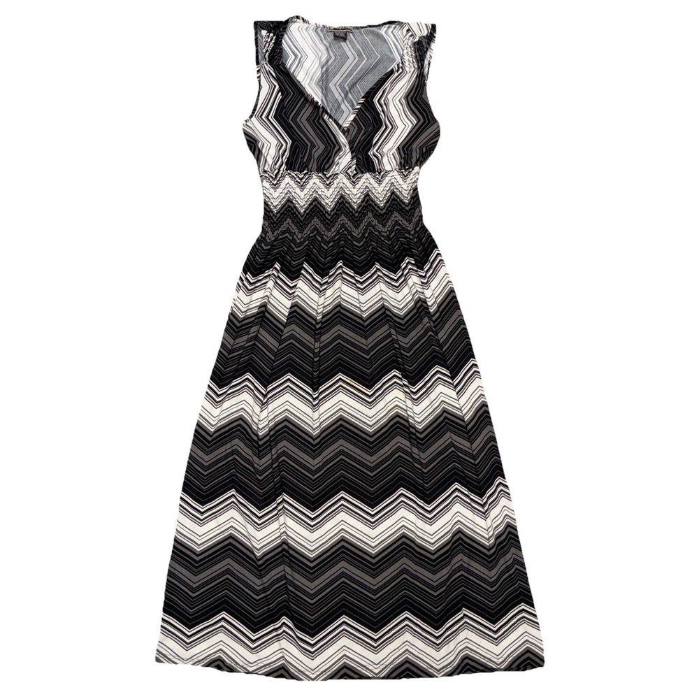 Raya Sun Dress L‎ Gray Black White Chevron Print Smocked Waist Surplice Deep V